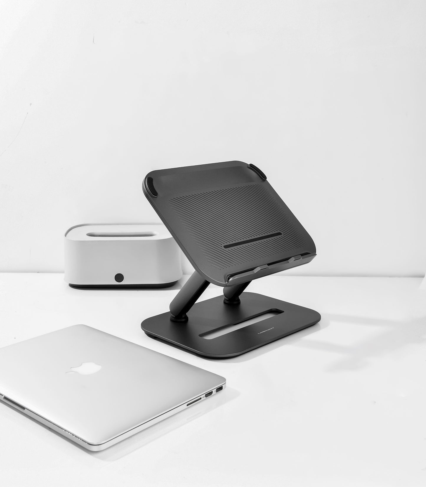 100F Laptop Stand